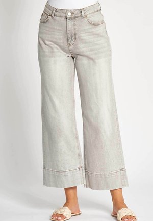 Hellgraue Jeans aus Denim mit weitem Bein, hoher Taille, Taschen vorne und kontrastierenden Nähten am Saum. Mit Knopfverschluss.