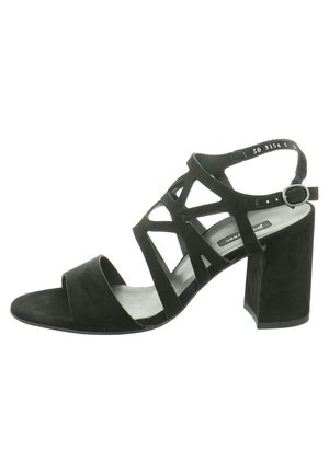 Schwarze Wildleder-Sandaletten mit hohem Absatz, die ein breites Zehenband, ein ausgeschnittenes Design an den Seiten und einen Blockabsatz für Stabilität bieten.