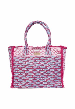 Sac fourre-tout avec motifs géométriques roses, blancs et bleus, anses en tissu et bords effilochés, étiqueté « Verde » sur le devant.