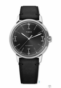 Zegarek automatyczny Timex charakteryzuje się czarną tarczą z srebrnymi znacznikami godzinowymi, wyświetlaczem daty oraz czarnym skórzanym paskiem. Srebrna stal nierdzewna koperty.