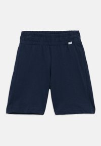 Σορτς σε ναυτικό μπλε χρώμα κατασκευασμένα από μαλακό βαμβάκι με ελαστική μέση, διαθέσιμα με ετικέτα στη μέση και πλαϊνές τσέπες για επιπλέον λειτουργικότητα.