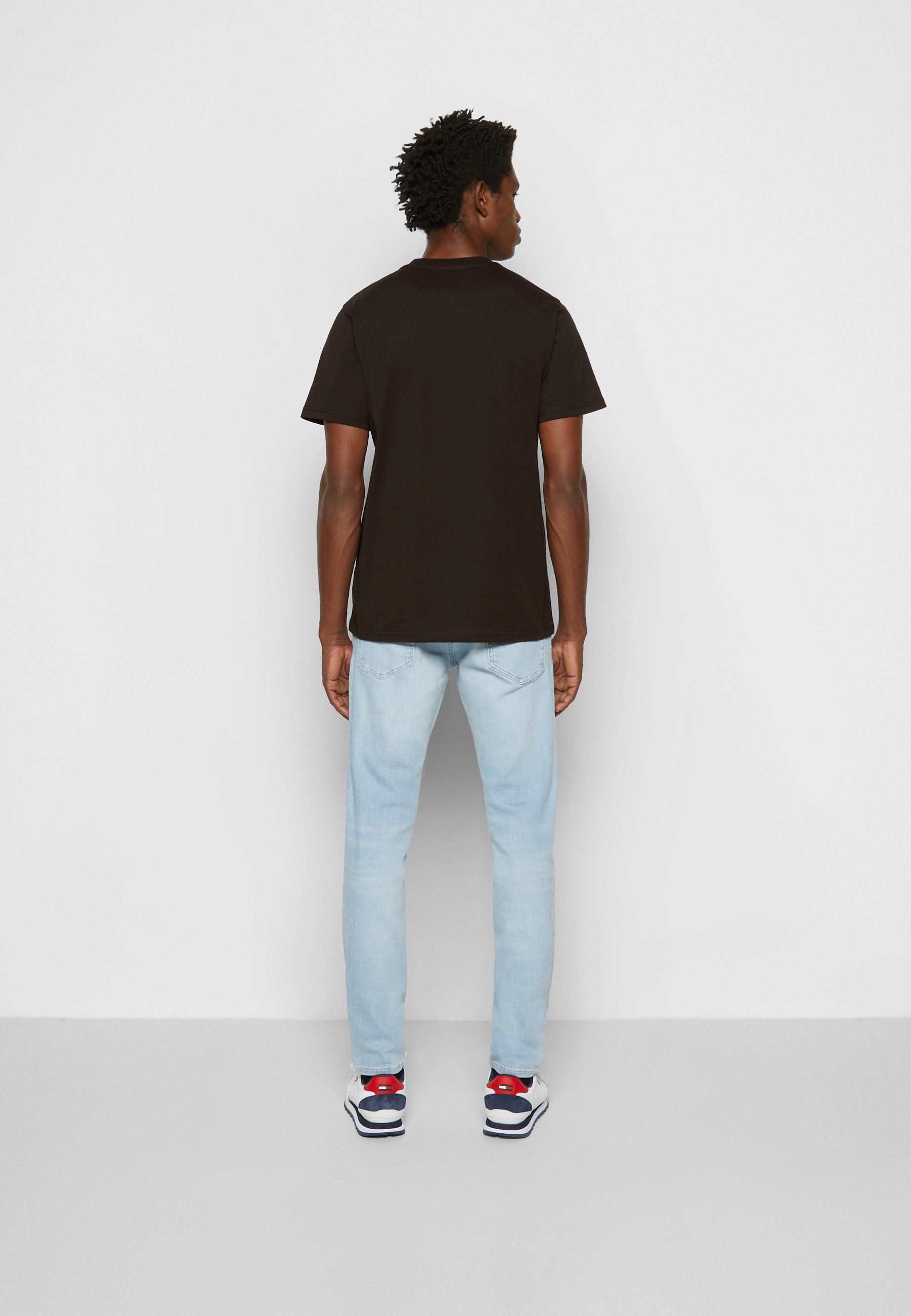 Tommy Jeans LABEL TEE - Camiseta básica - black/negro - Zalando.es