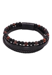 Bracelet en cuir noir avec des détails tressés, comportant des pierres précieuses rondes noires et rouges. Fermoir magnétique et finition lisse.