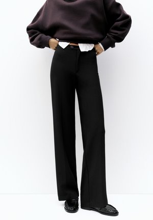 PULL&BEAR, STRAIGHT-LEG DARTED - SMART TROUSERS - Stoffhose - black