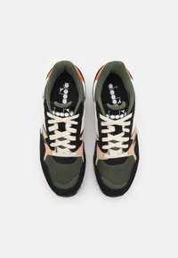 Diadora N902 UNISEX - Trainers - green/black