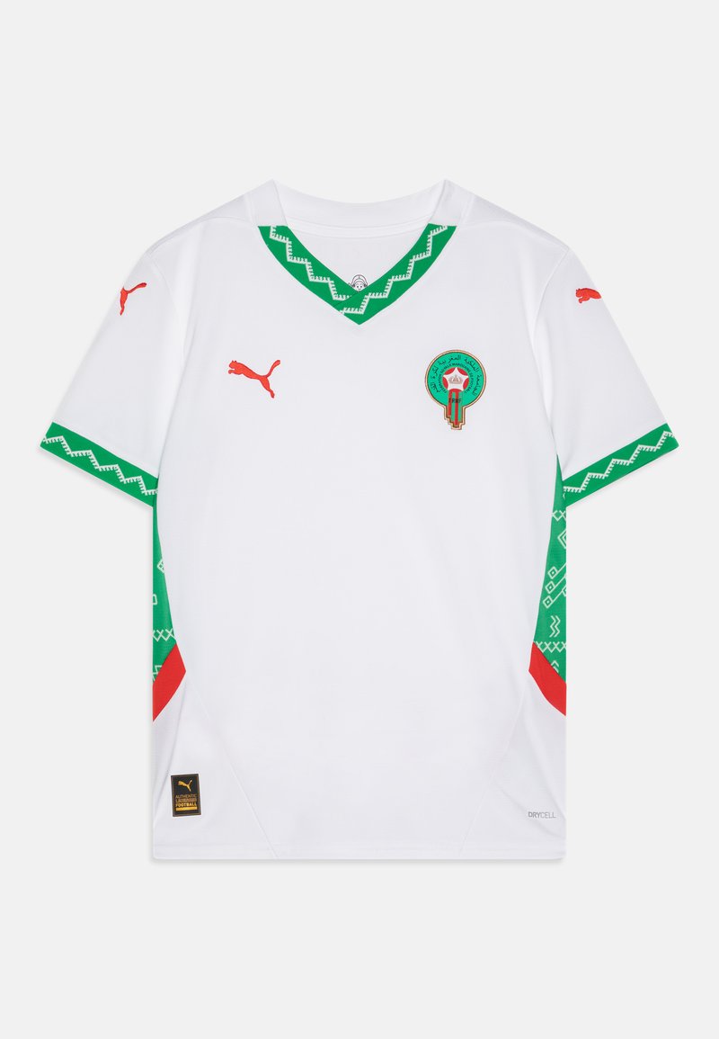 Bela nogometna majica z zelenimi in rdečimi dodatki. Ima V-izrez, vzorčaste rokave, logotip Puma in maroko emblem na prsih.