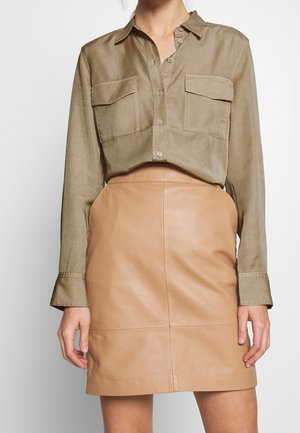 Blusa - beige