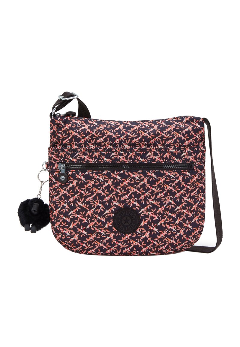 Borsa a spalla in blu scuro con motivo floreale rosa. Caratterizzata da una tasca frontale con zip, tracolla regolabile e un charm peloso nero. Materiale resistente.