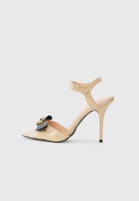 Neizvēlēts, powder