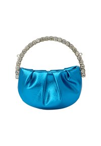 Borsa metallica blu con un design arricciato, adornata con un manico ricoperto di strass. Texture liscia, forma arrotondata.