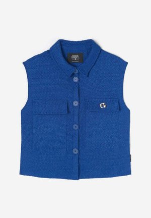 Gilet en tricot bleu avec un col, présentant quatre poches avant et une fermeture à boutons. Le tissu texturé ajoute de l'intérêt visuel.
