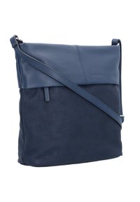 Borsa a tracolla blu navy con parte superiore in pelle e fondo in tessuto testurizzato. Presenta una chiusura a patta e una tracolla regolabile. Design semplice e moderno.
