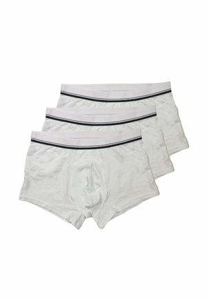Tre boxer da uomo bianchi con fascia elastica in vita caratterizzata da una sottile striscia nera, impilati con il paio frontale completamente visibile.
