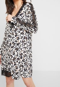 Liu Jo Jeans Vapaa-ajan mekko - white