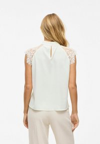 VILA MIT KURZEN ÄRMELN VISIMPLY  - Blūze - snow white