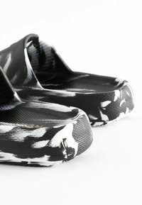 Next STANDARD - Badsandal - black white