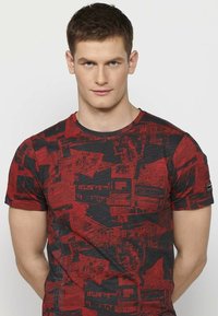 Koroshi MANGA CORTA - Tričko s potlačou - rojo   red