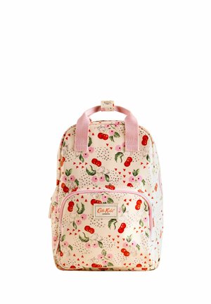 Zaino per bambini color crema con motivi di ciliegie e fiori, spallacci rosa, tasca con cerniera e un'etichetta del marchio sul davanti.