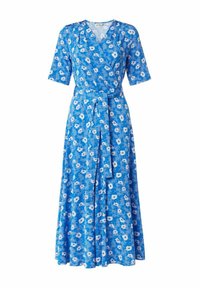 Blå blommig omlotklänning med korta ärmar, knytning i midjan och en flödande kjol. Har en V-halsringning och ett mönster av vita blommor.