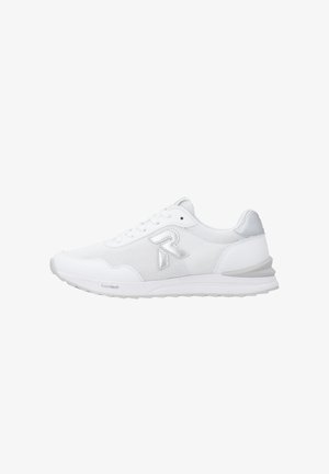 Chaussures de sport blanches dotées d'une tige en mesh, d'accents synthétiques lisses, d'un bout rond et d'une semelle rembourrée marquée "foamtech".