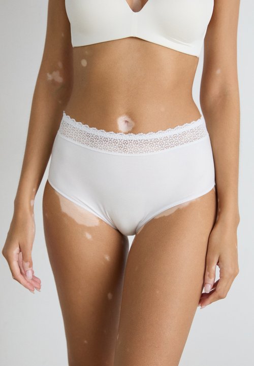 Triumph Essential Minimizer W X BH dames, beige (Smooth Skin 5G), 75C