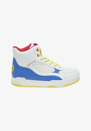 Kõrge säärega toss, mis on valmistatud valgest nahast, siniste detailidega, punase kraega, kollaste paeltega ja võrkmaterjalist paneelidega, millel on tekstureeritud tallaosa.