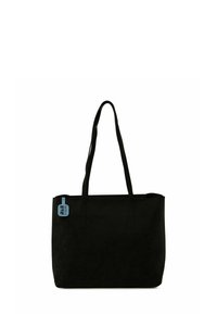 Czarna torba na ramię wykonana z miękkiego materiału, z dwiema rączkami na ramię, prostokątnym kształtem i niebieską metką z logo przymocowaną.