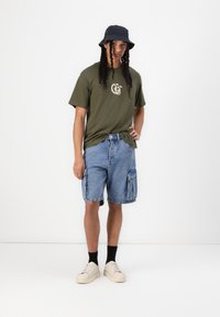 Jack & Jones - JJWOLFIE 5 PACK - T-shirt con stampa - black/white/olive night/moonbeam Immagine in miniatura 1