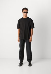 Calvin Klein Jeans MONOLOGO GRAPHIC OVERSIZED TEE - Print T-shirt - black