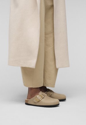 BOSTON BIG BUCKLE - Mules - tabacco brown