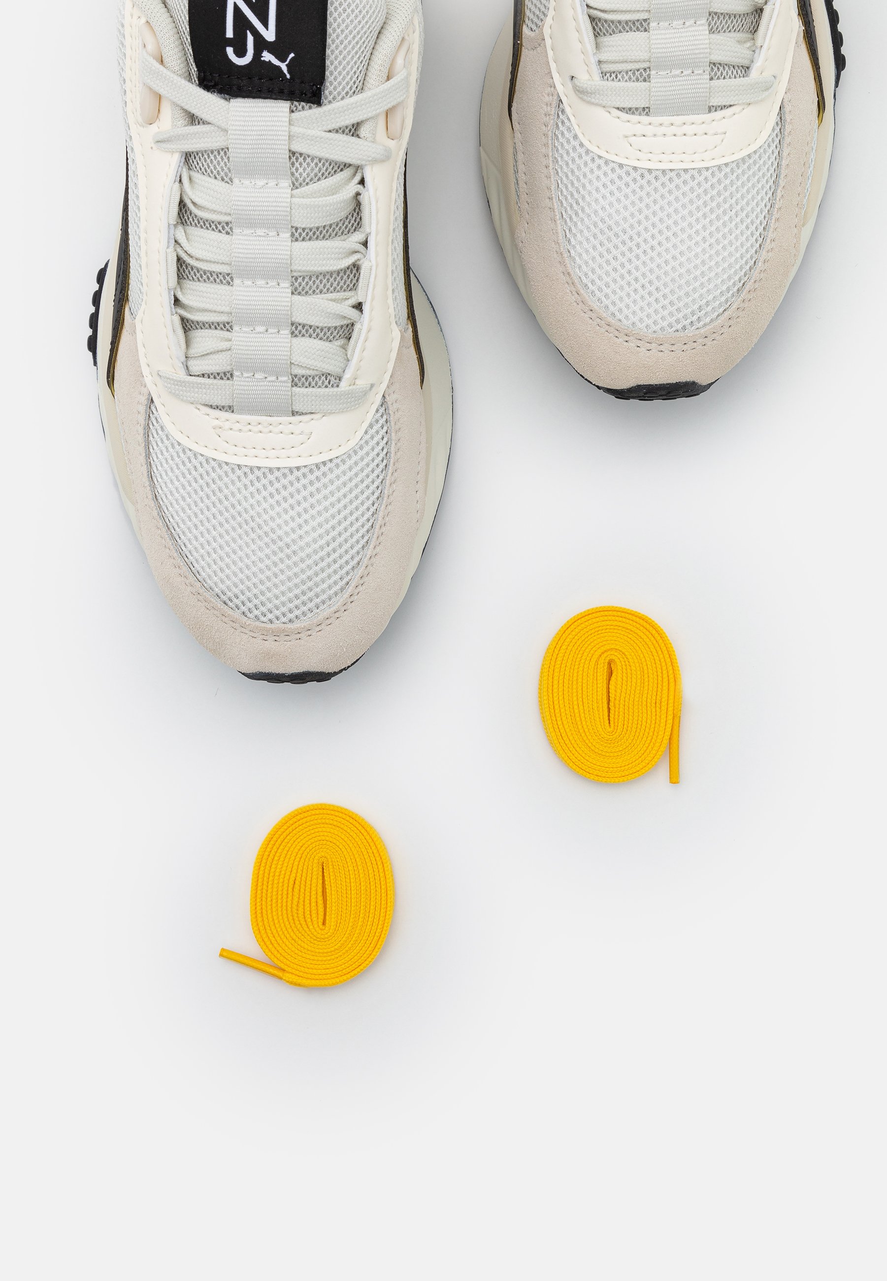 neymar puma trainers