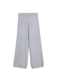 Hellgraue gestrickte Hose mit weitem Bein, strukturiertem Muster und breitem elastischem Bund, flach auf weißem Hintergrund dargestellt.