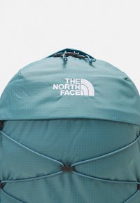 The North Face BOREALIS - Potovalni nahrbtnik - algae blue/midnight petrol