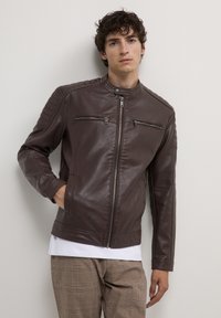 Calliope BIKER - Giacca in similpelle - marrone