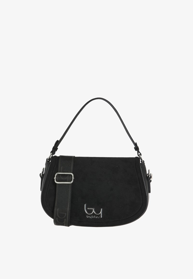 Borsa a tracolla in suede nero con design curvo, dotata di manico corto, tracolla regolabile e dettagli in metallo color argento. Logo impresso sul davanti.