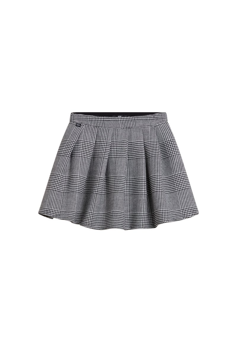 Falda plisada a cuadros en blanco y negro con una cinturilla ajustada. El diseño cuenta con alternancia de cuadros grandes y pequeños, añadiendo textura y profundidad.