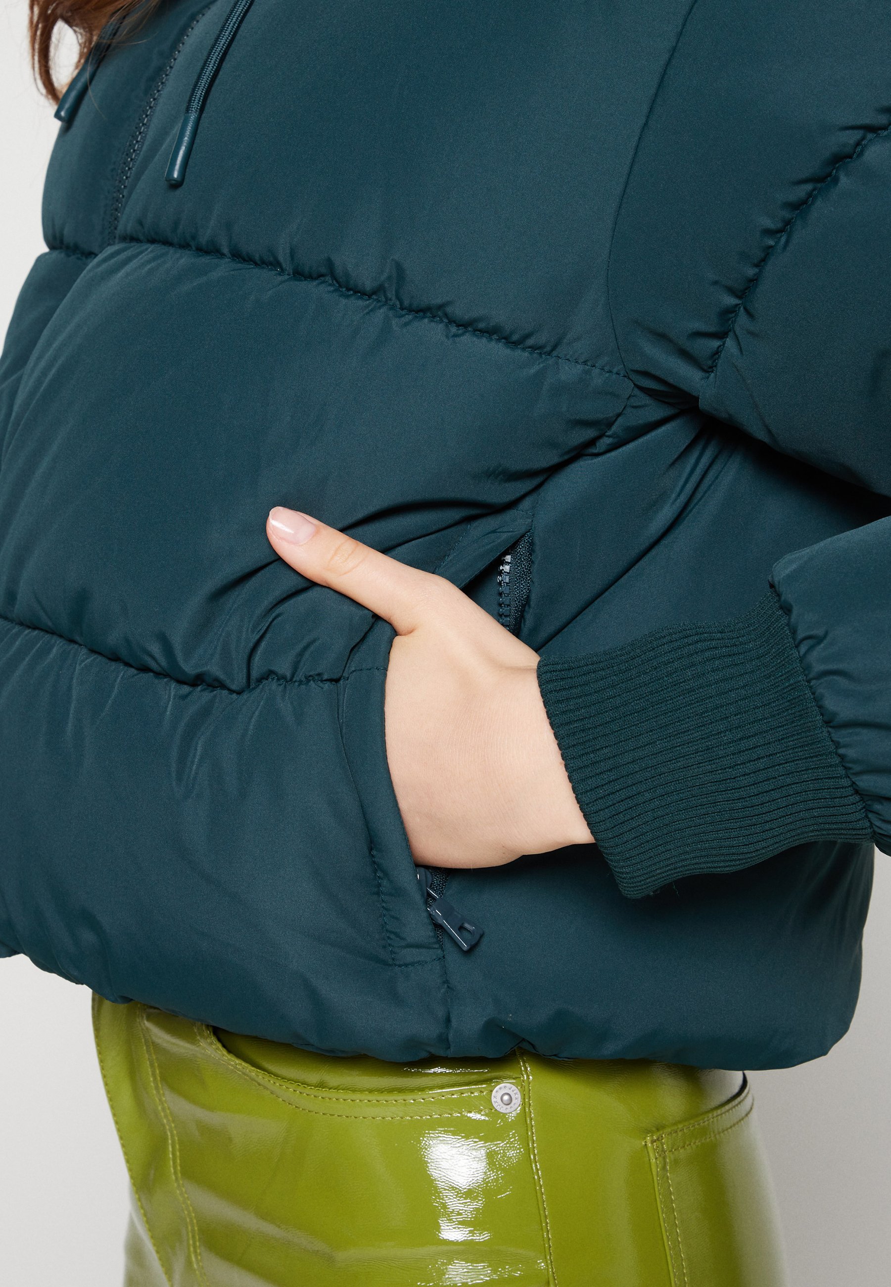 Monki Winter jacket - green/light green 