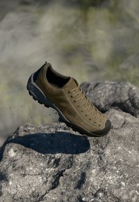 Unselected, dark rock