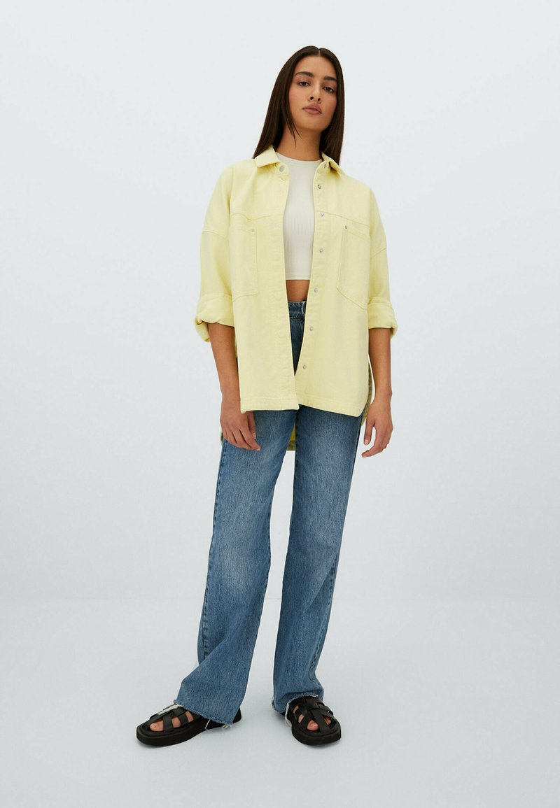 Damen Leichte Jacken | Stradivarius AUS TWILL MIT TASCHEN Jeansjacke yellow/hellgelb - WY61397 Damen Leichte Jacken | Stradivarius AUS TWILL MIT TASCHEN Jeansjacke yellow/hellgelb - WY61397