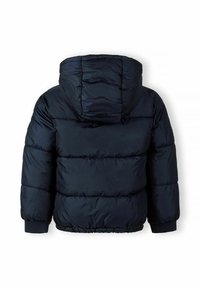 Doudoune bleu marine avec une capuche, présentant des sections matelassées horizontales et des poignets côtelés. Le matériau est lisse et légèrement brillant.