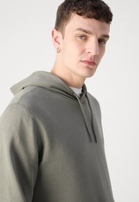 BOSS Sweater - open grey