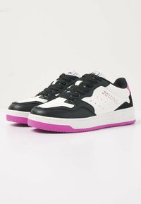 British Knights VIGA - Sneakers basse - white black pink/nero