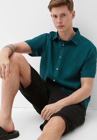 s.Oliver KURZARM AUS  - Hemd - tannengrün