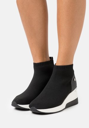Zapatillas altas - black