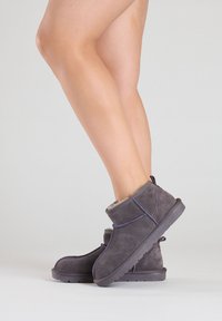 Loungeable SHEEPSKIN SLIPPERS - Pantoffels - charcoal grey
