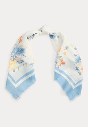 Rektangulært hvidt tørklæde med blå kanter, med blå, orange og gule blomsterprint, vist fladt med en knude i midten.