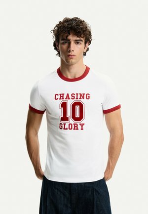 Bershka SHORT SLEEVE - T-Shirt print - red