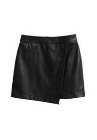 Sorte læder mini skirt med et omslagdesign. Glat tekstur, lige kant og talje med diskret syning.