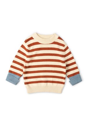 cremefarben gestreifter Strickpullover mit rostfarbenen Streifen, hellblauen umgeschlagenen Bündchen sowie geripptem Kragen und Saum, flach auf einem weißen Hintergrund liegend.