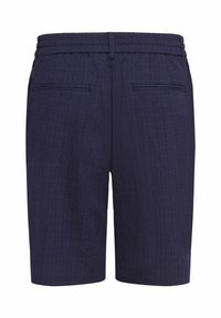 Shorts bleu marine en tissu texturé, dotés d'une taille élastique et de deux poches arrière. Design simple et fonctionnel.